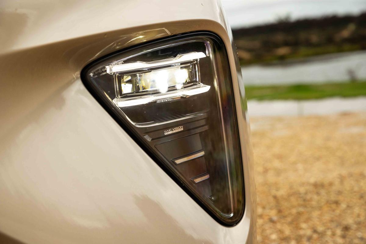 MG S6 exterior static details