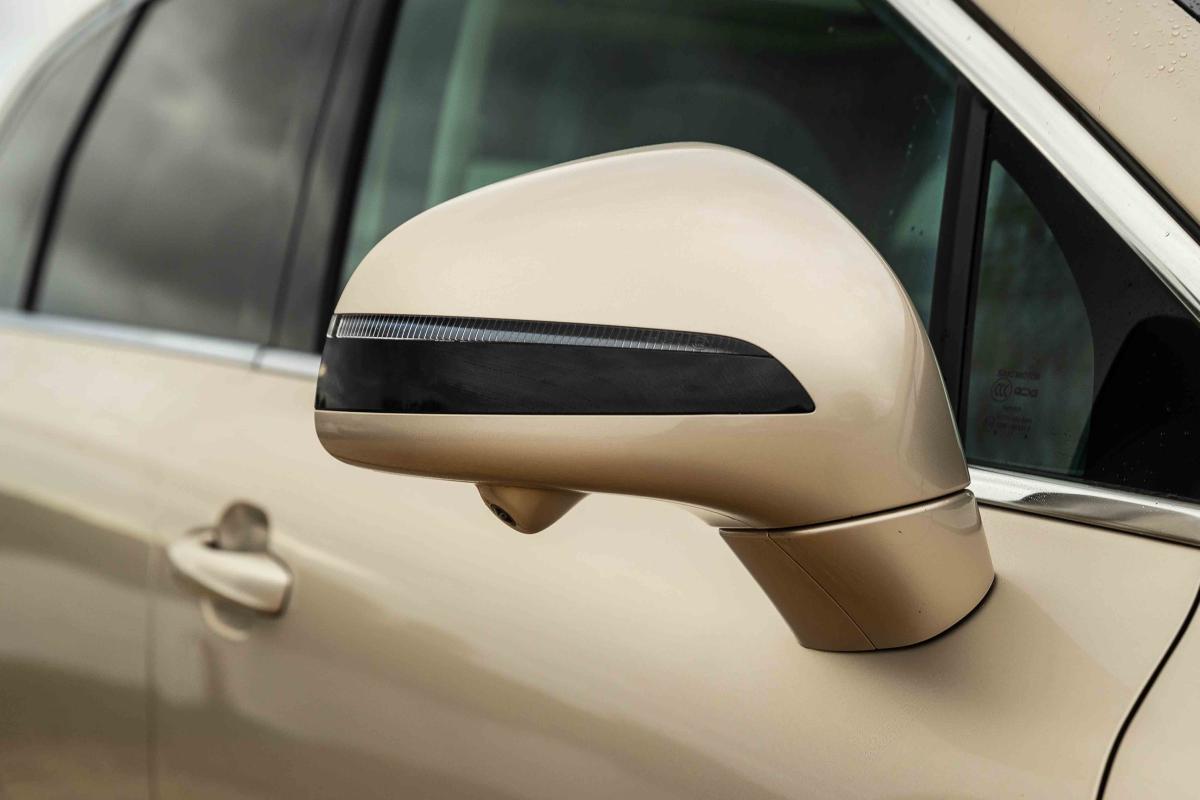 MG S6 exterior static details