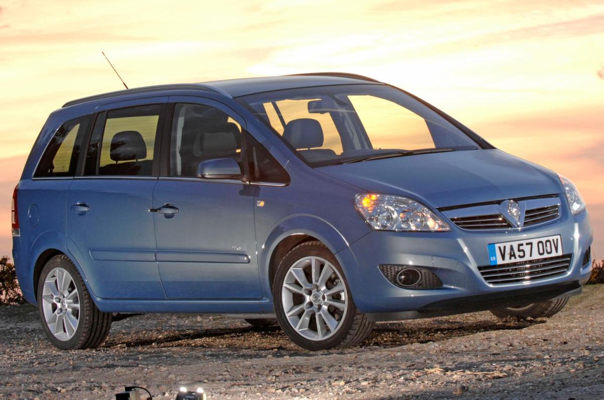 Used Vauxhall Zafira review 05-15