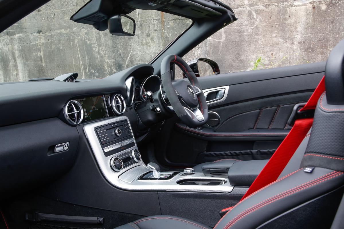 Mercedes SLC - interior