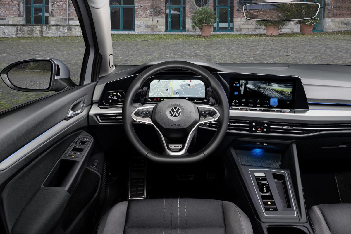 Volkswagen Golf Alltrack 2021 interior dashboard
