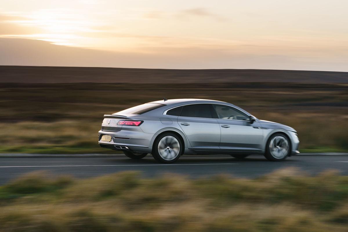 Volkswagen Arteon Gran Turismo 2020 Right tracking
