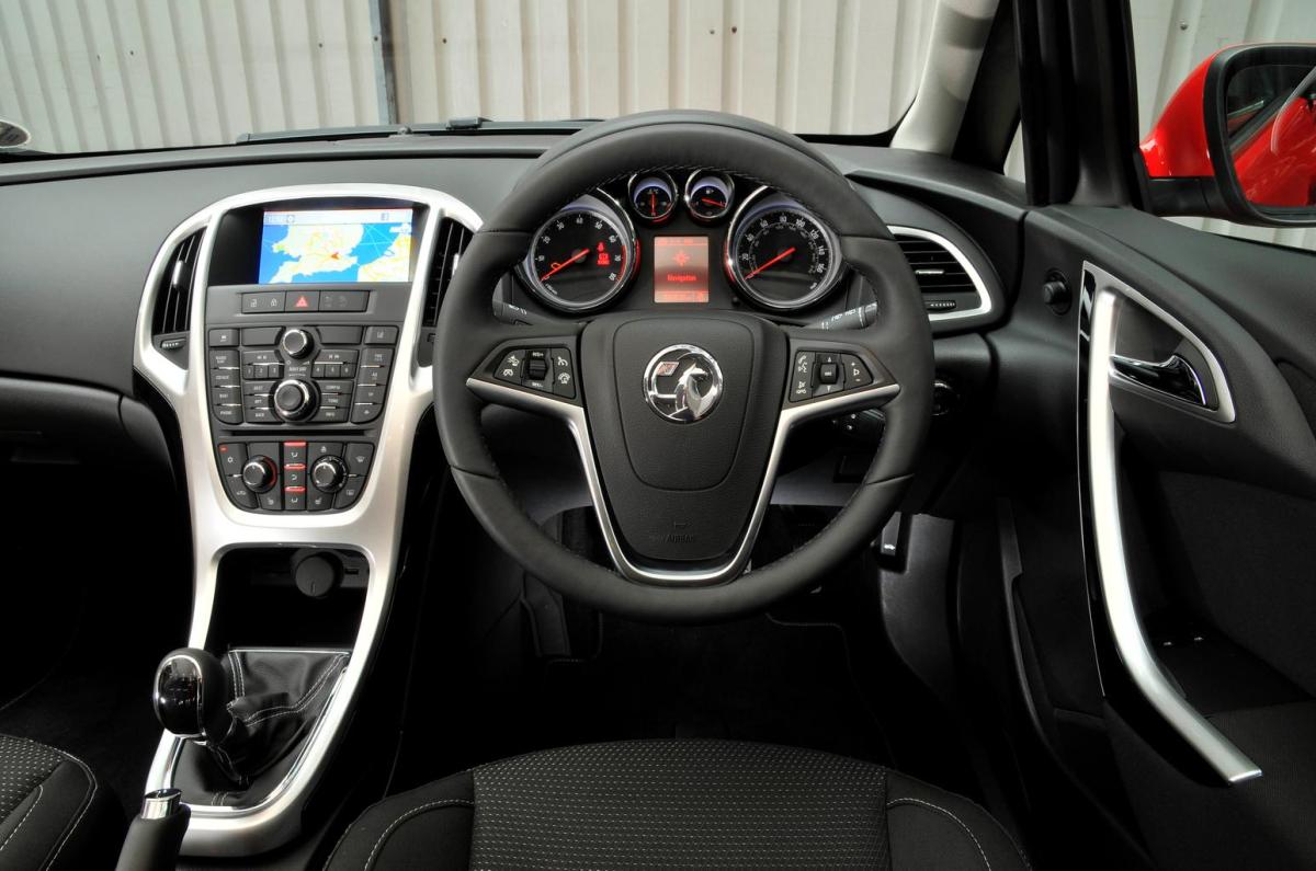 Vauxhall Astra (09 - 15)