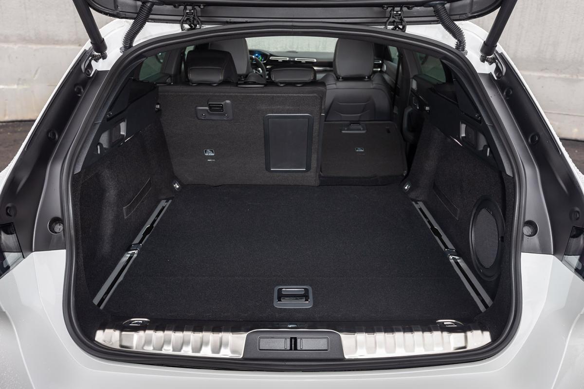 Peugeot 508 SW 2020 boot open LHD