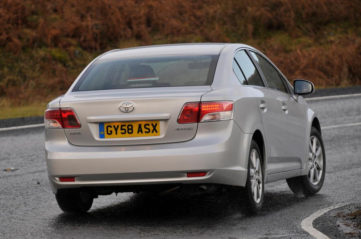 Used Toyota Avensis saloon 2009-2015
