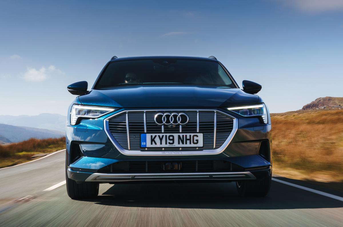 Used Audi E-tron 2019-2022 front-on tracking