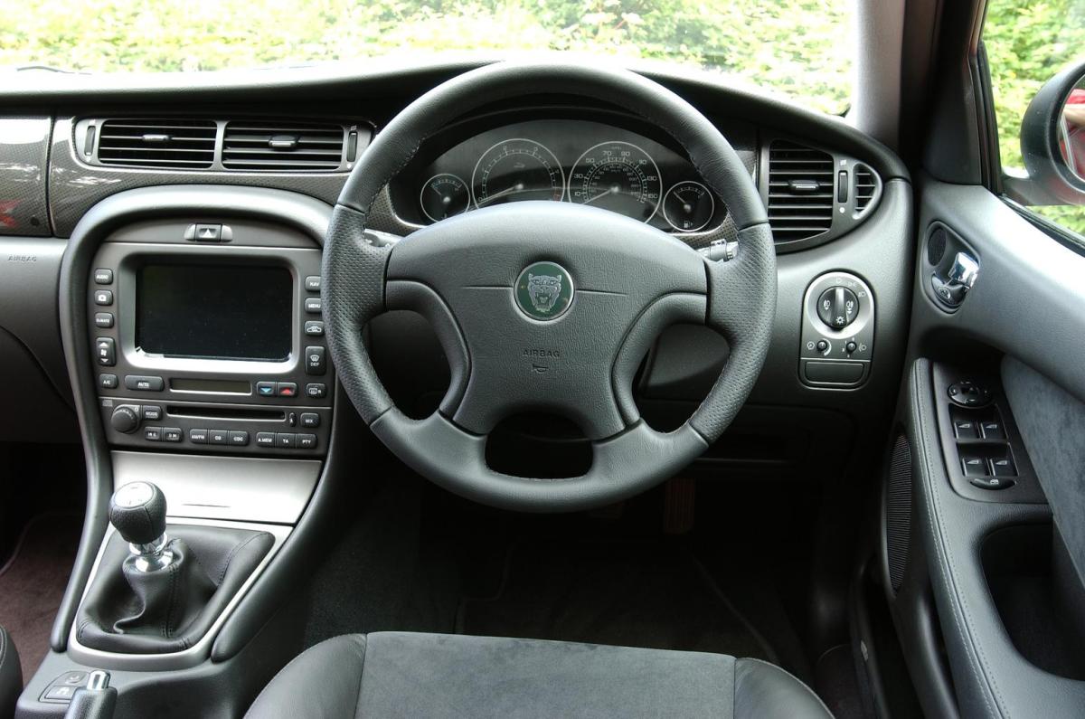 Jaguar X-Type (01 - 10)
