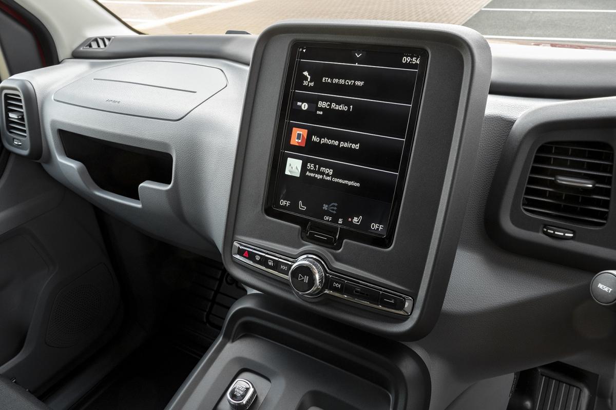 LEVC VN5 2020 infotainment