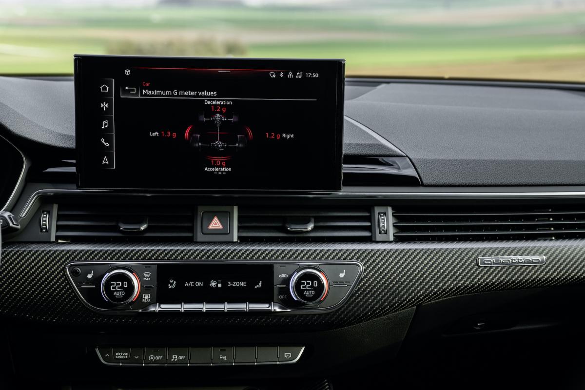 Audi RS4 Avant 2022 interior infotainment