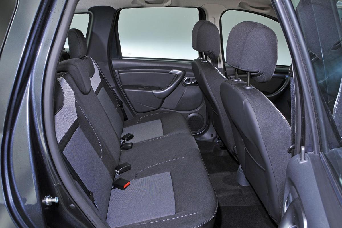 New Suzuki Ignis vs Dacia Duster