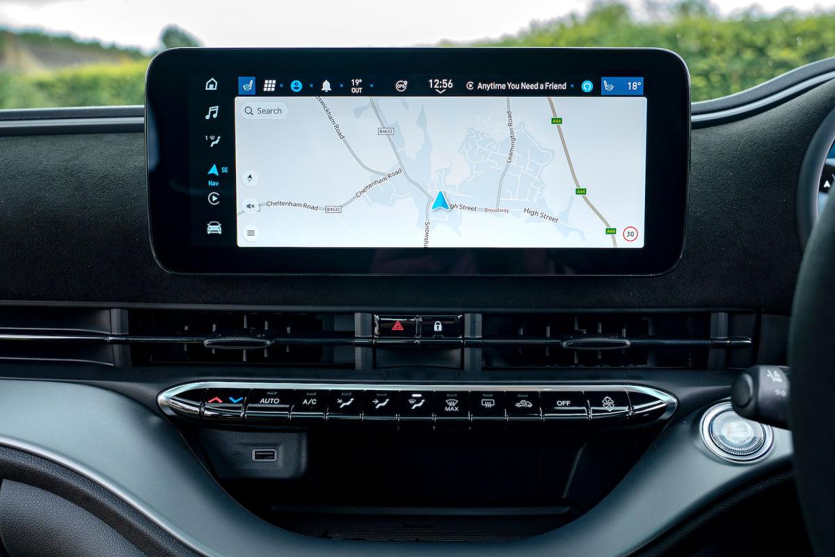 Abarth 500e Convertible interior infotainment