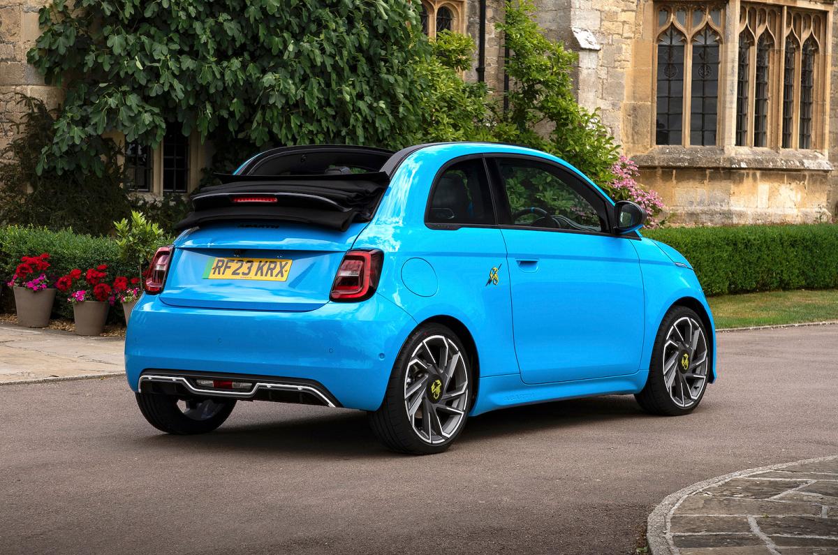 Abarth 500e Convertible rear right static