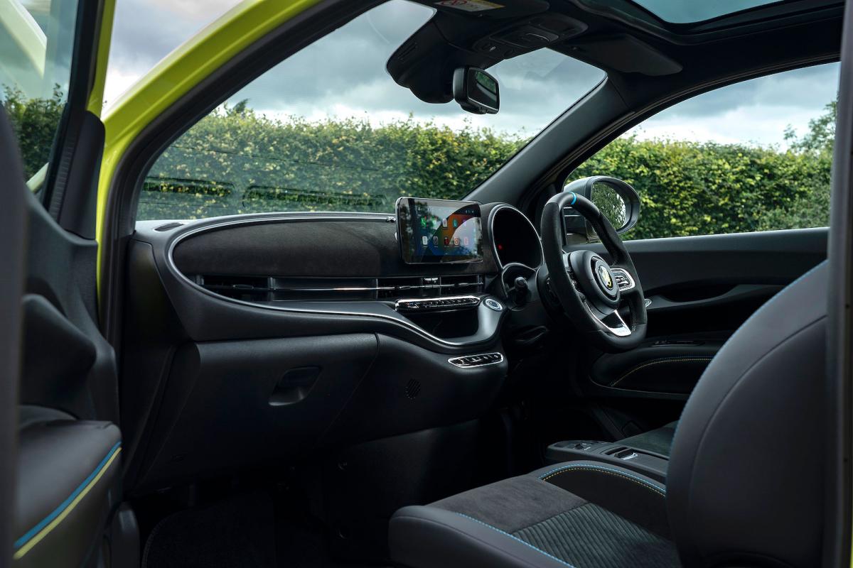 Used Abarth 500e 2023-present interior dashboard