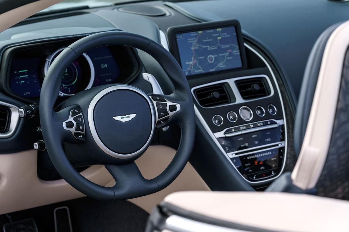 Aston Martin DB11 Volante