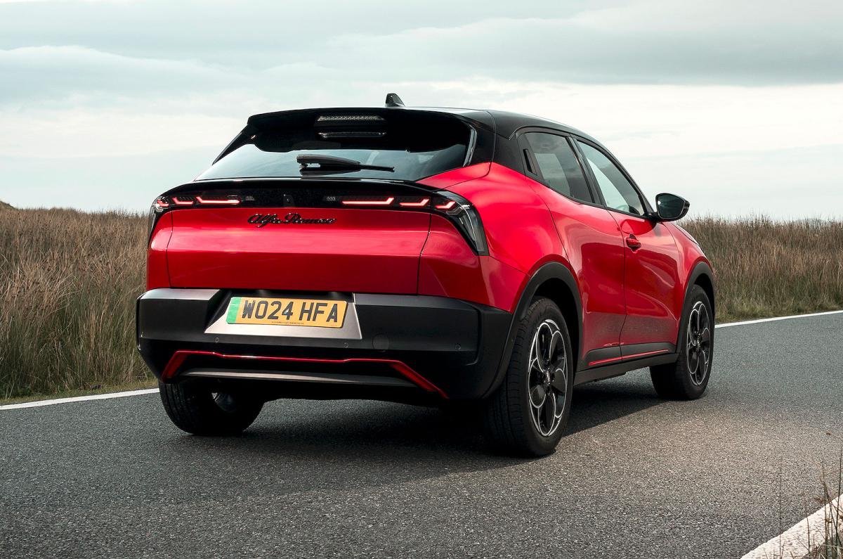 Alfa Romeo Junior Elettrica rear right static