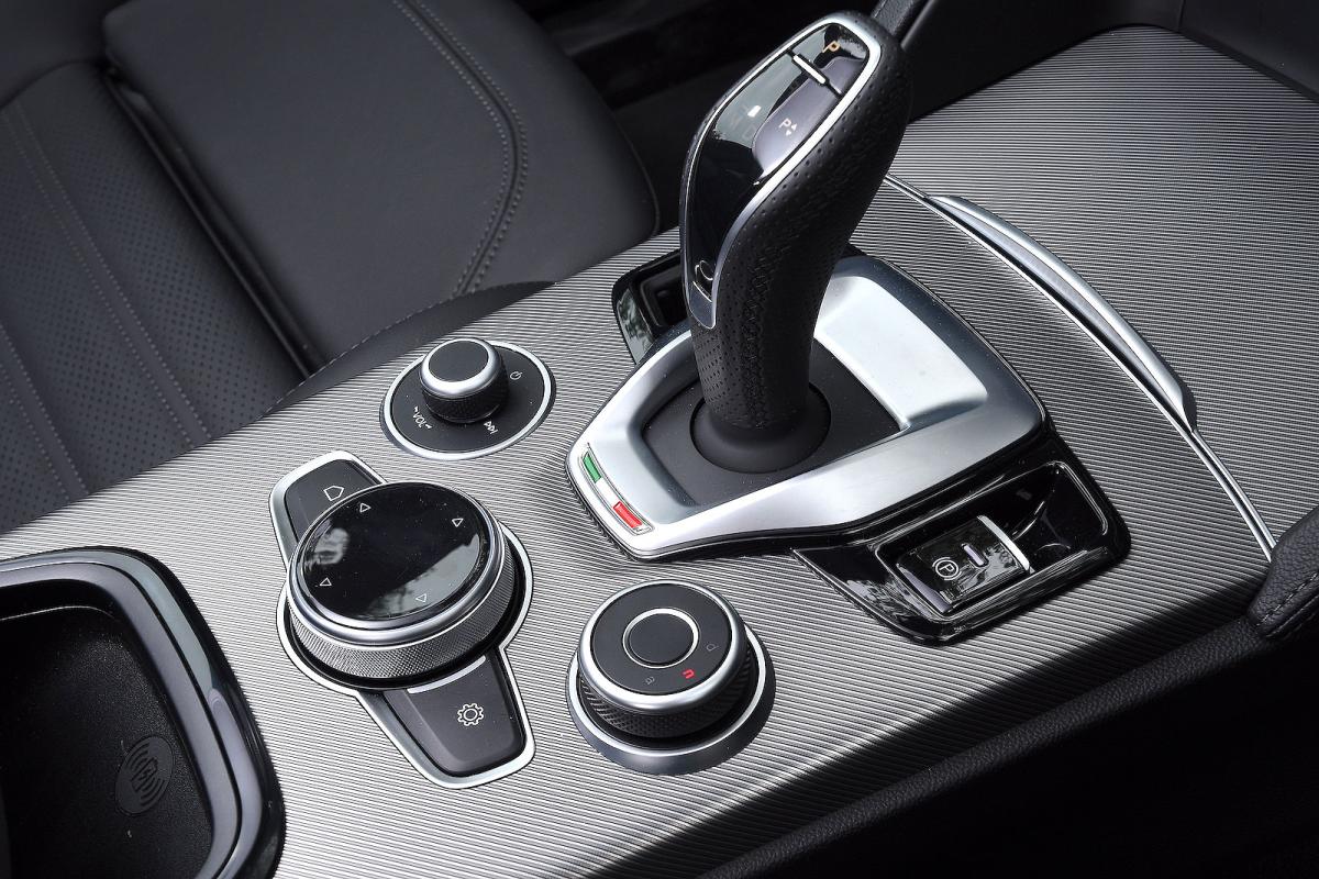 Alfa Romeo Stelvio interior detail