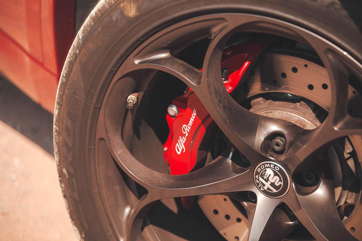 Alfa Romeo Stelvio Quadrifoglio alloy wheel detail