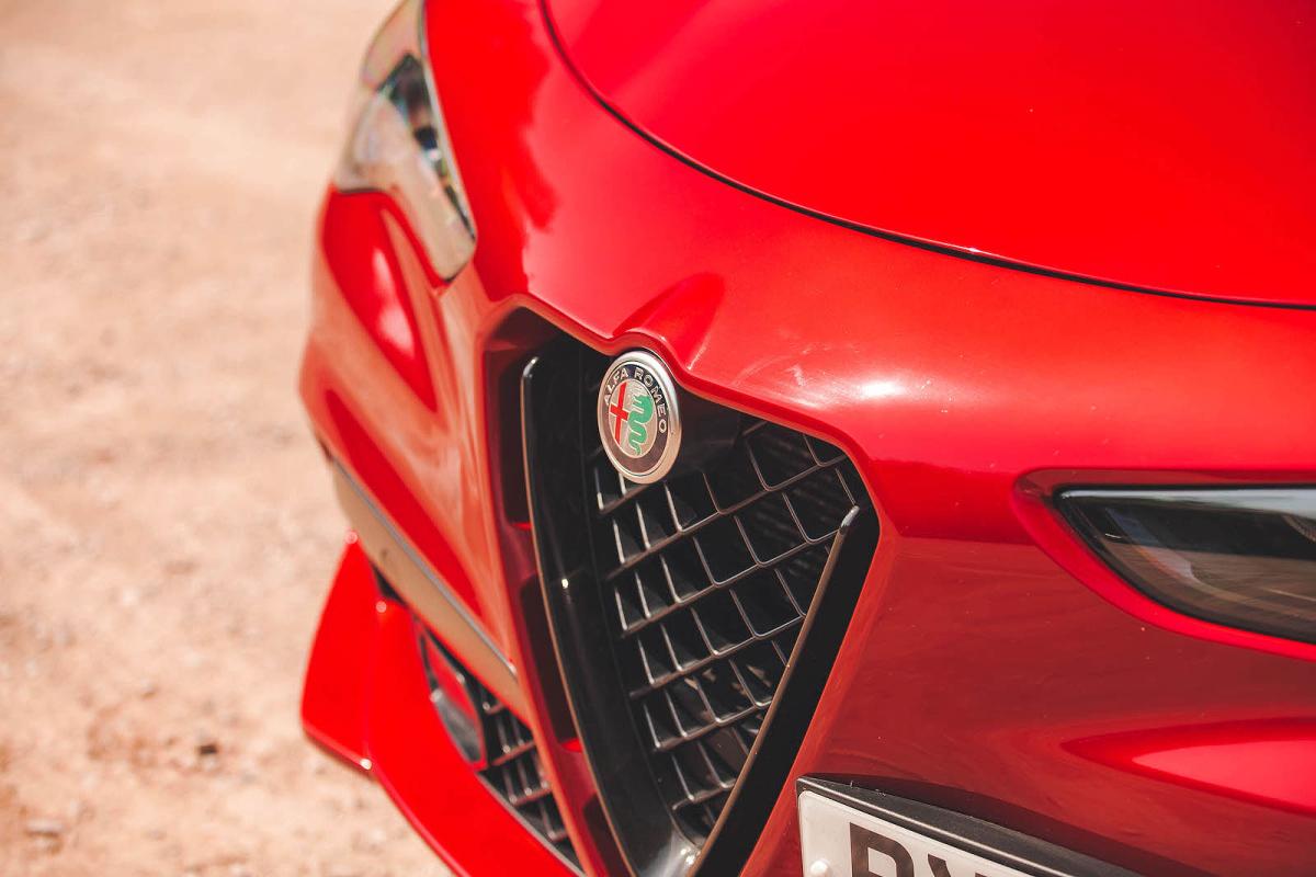 Alfa Romeo Stelvio Quadrifoglio front detail