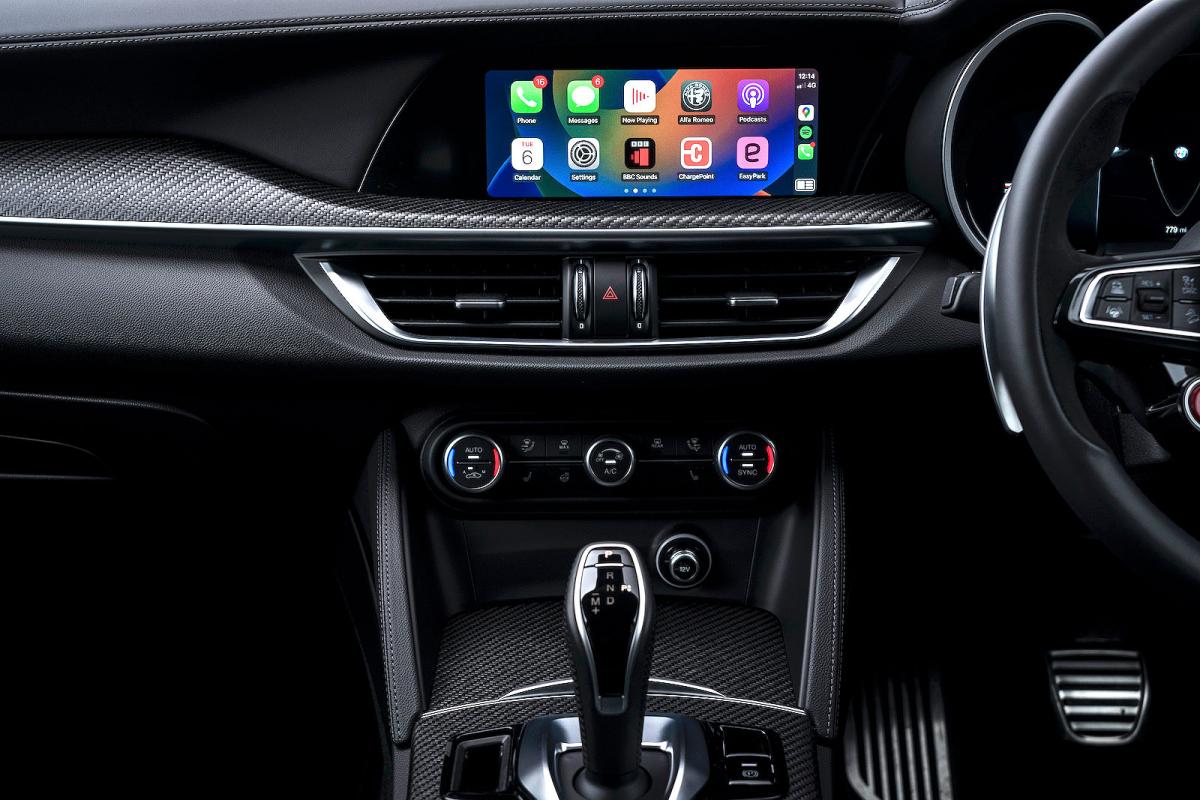 Alfa Romeo Stelvio Quadrifoglio interior detail