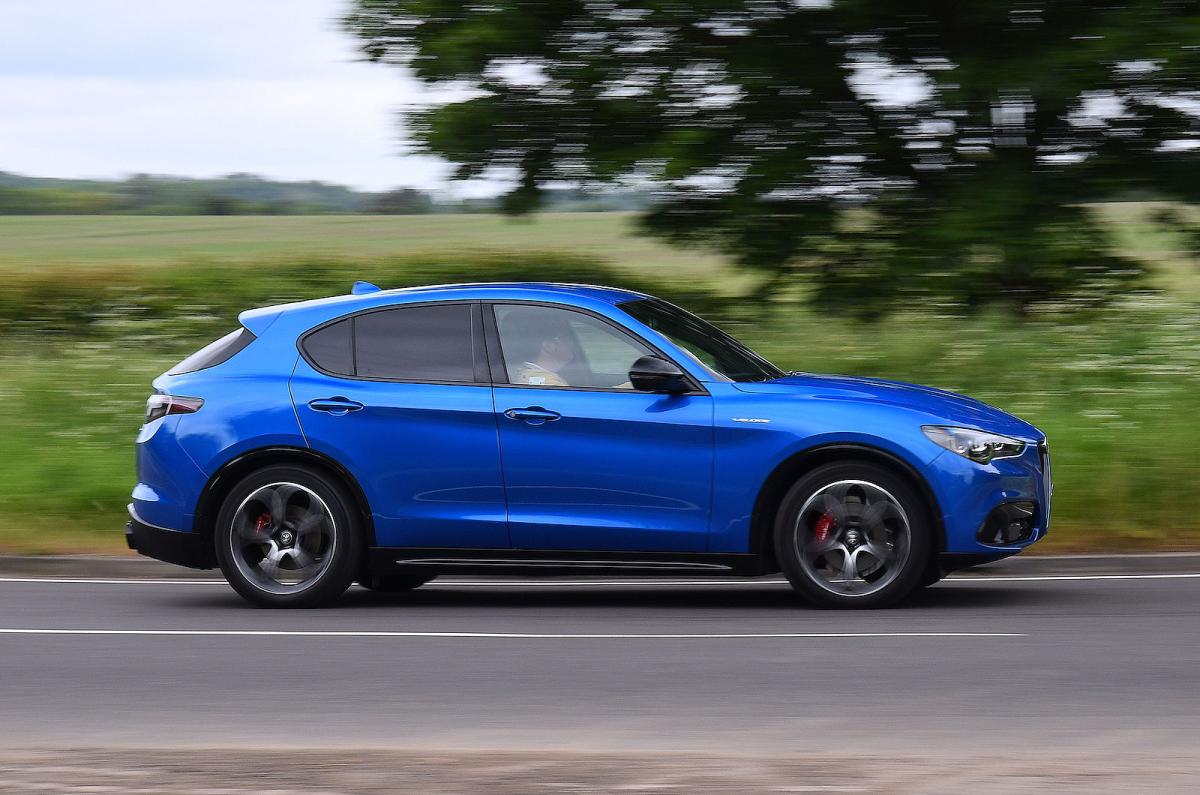 Alfa Romeo Stelvio right driving