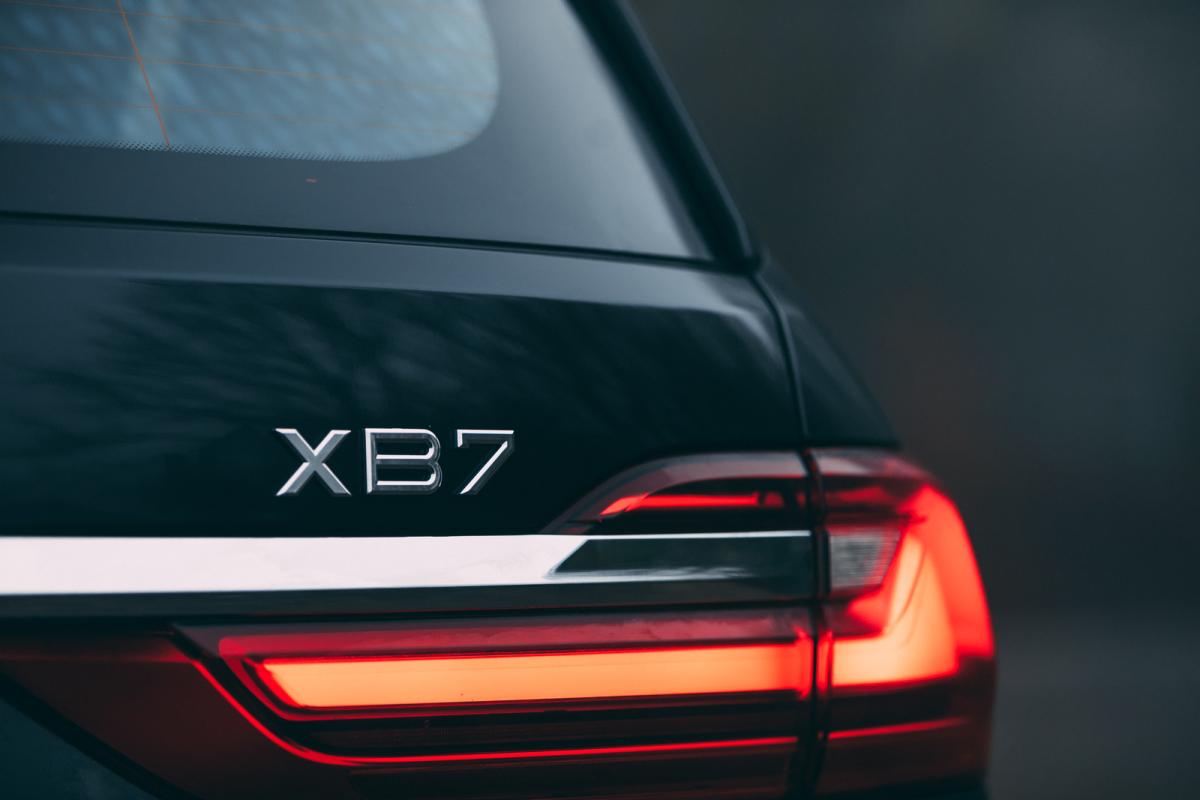 Alpina XB7 2021 badge detail