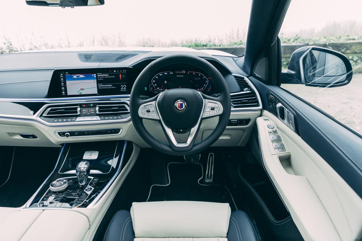Alpina XB7 2021 interior dashboard