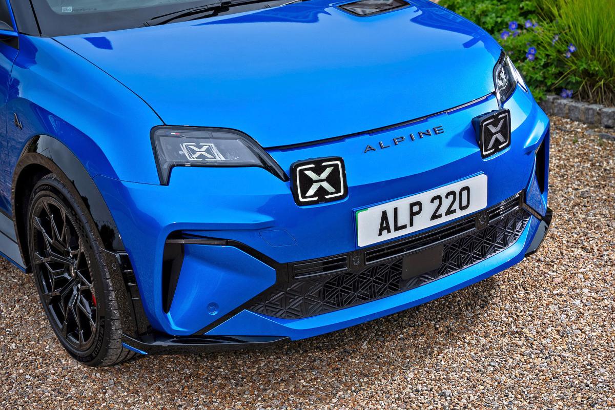 Alpine A290 front detail