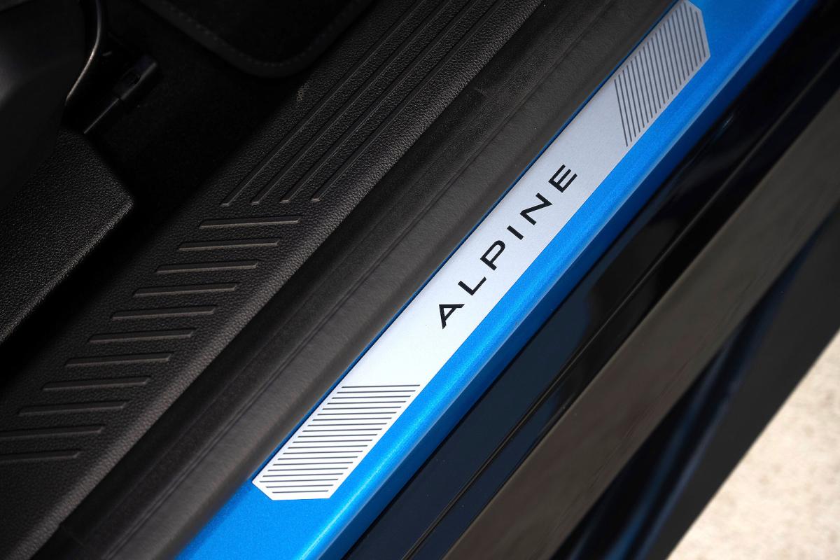 Alpine A290 kickplate