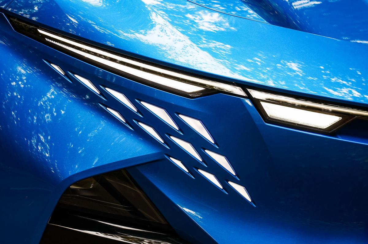 Alpine A390 headlight