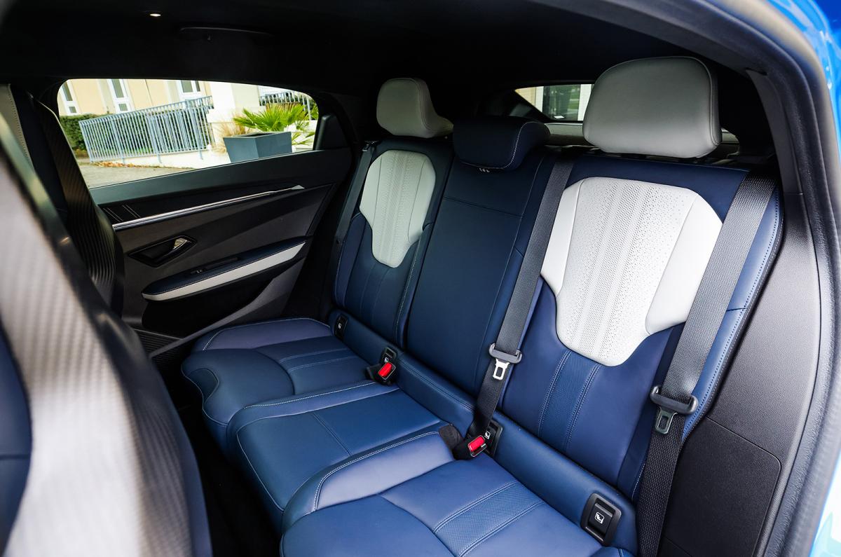 Alpine A390 rear seats