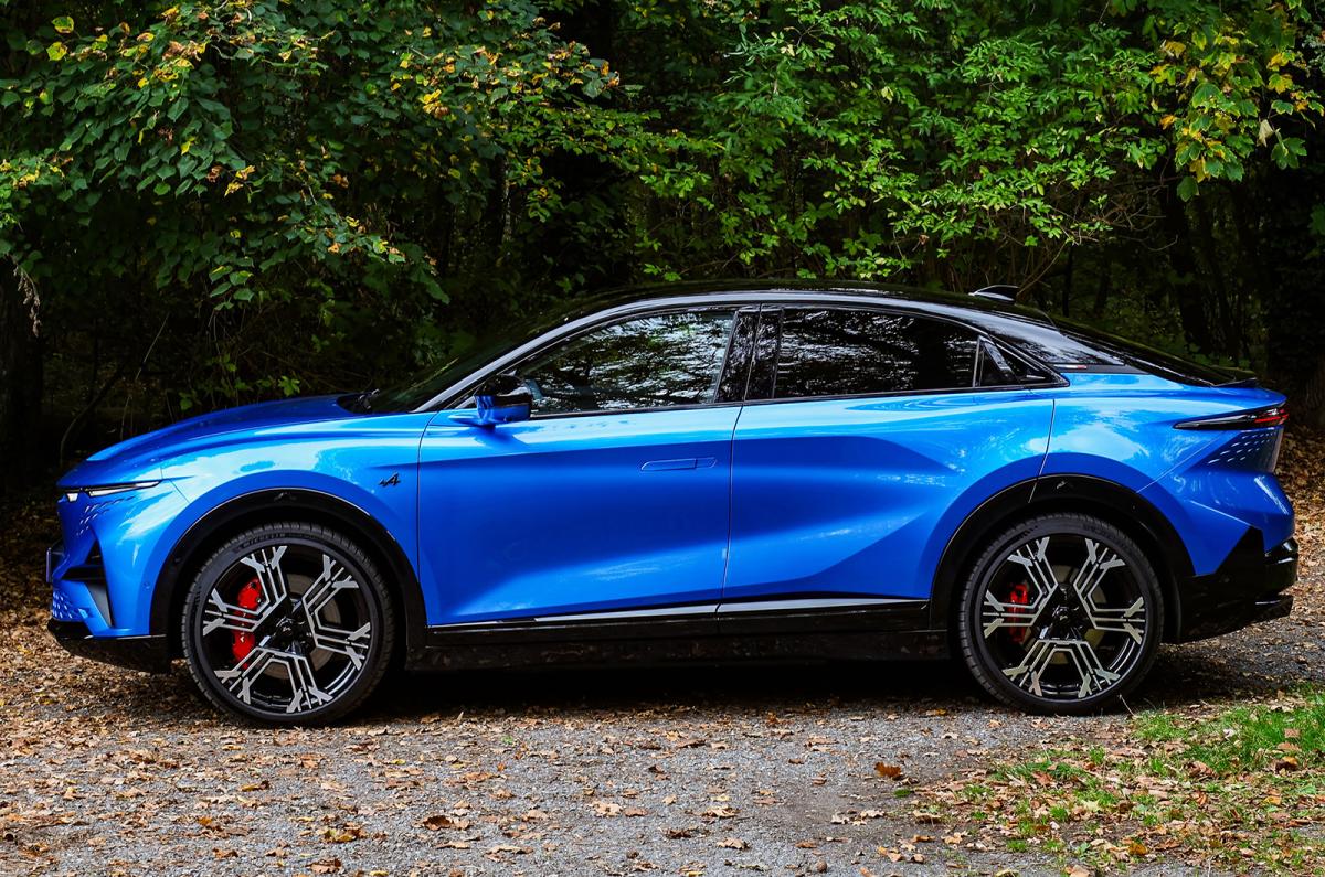 Alpine A390 static side