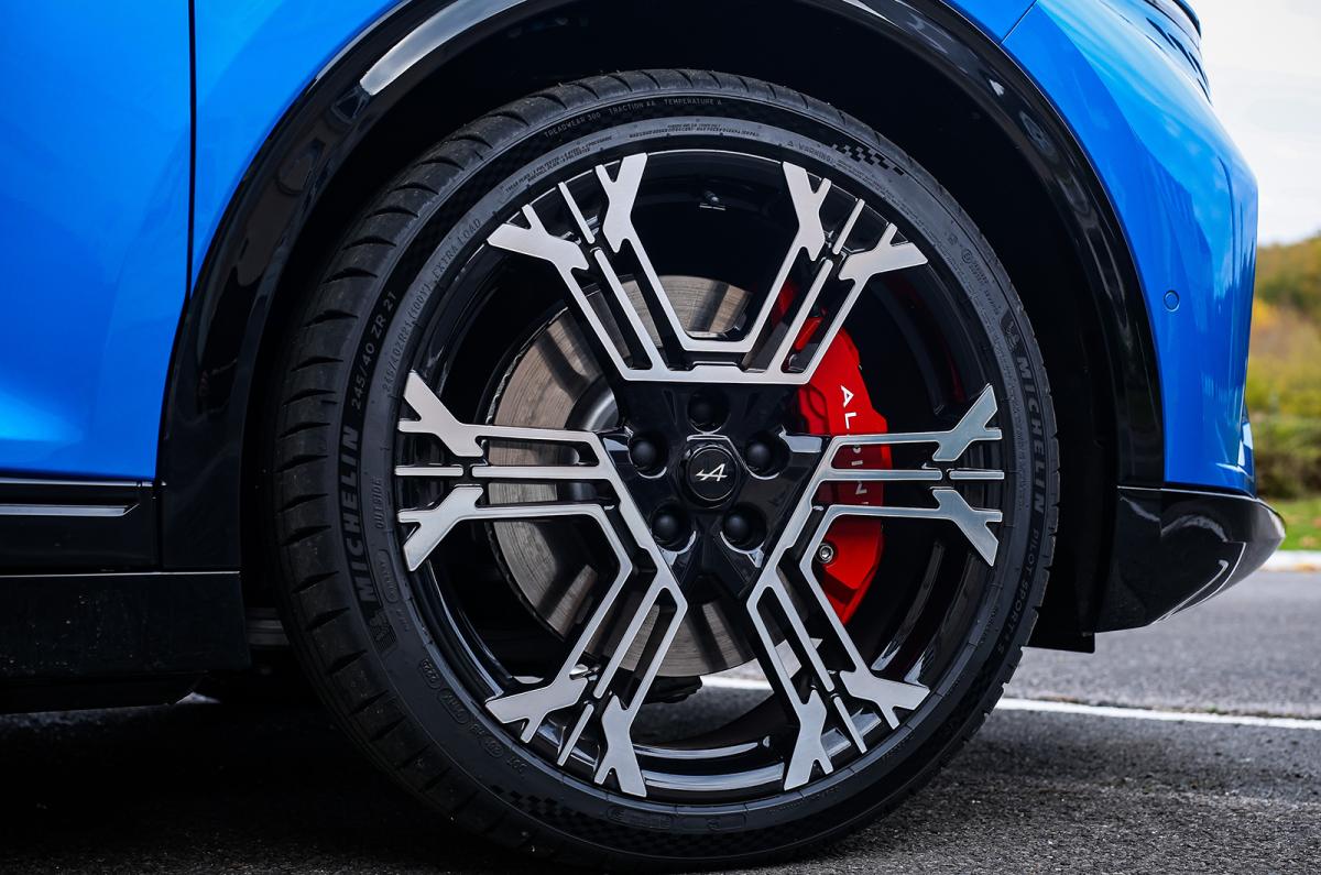 Alpine A390 wheel