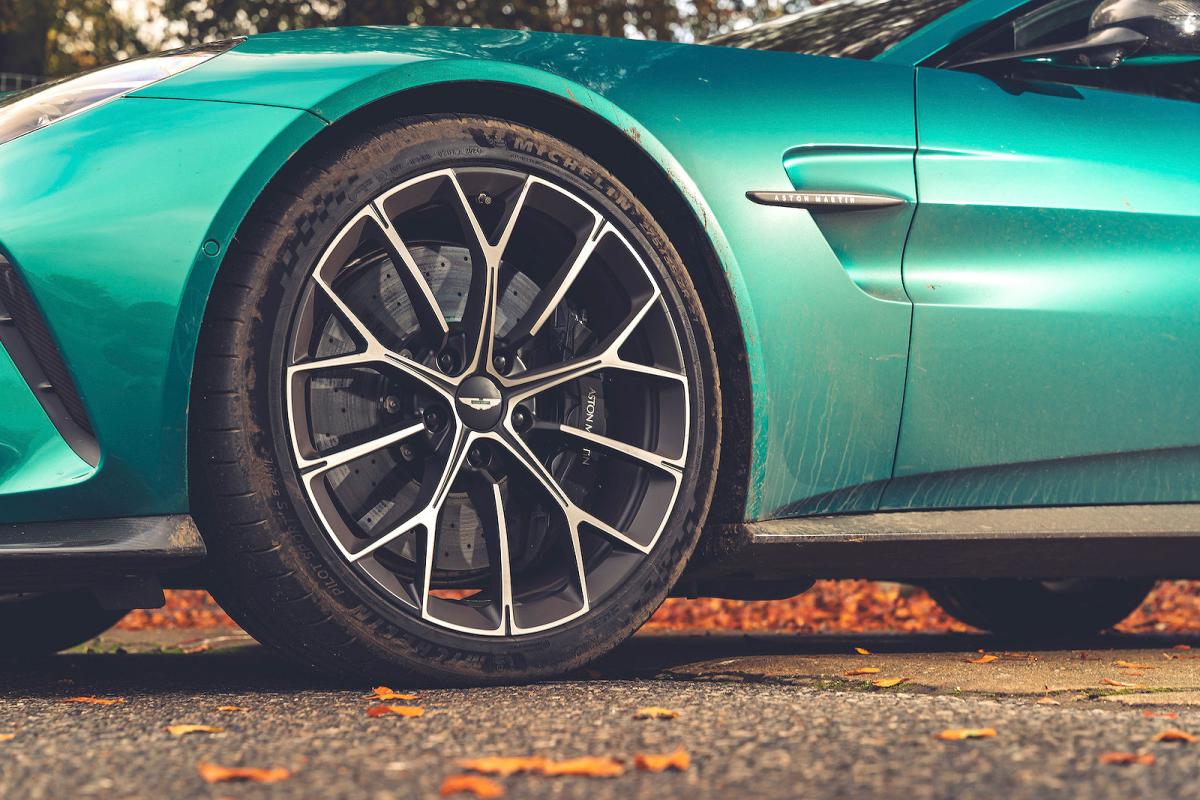 Aston Martin Vantage alloy wheel