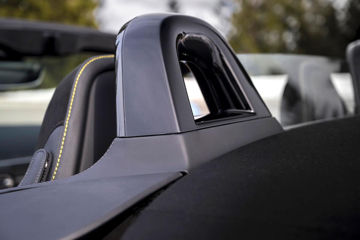 Aston Martin Vantage Roadster seat detail