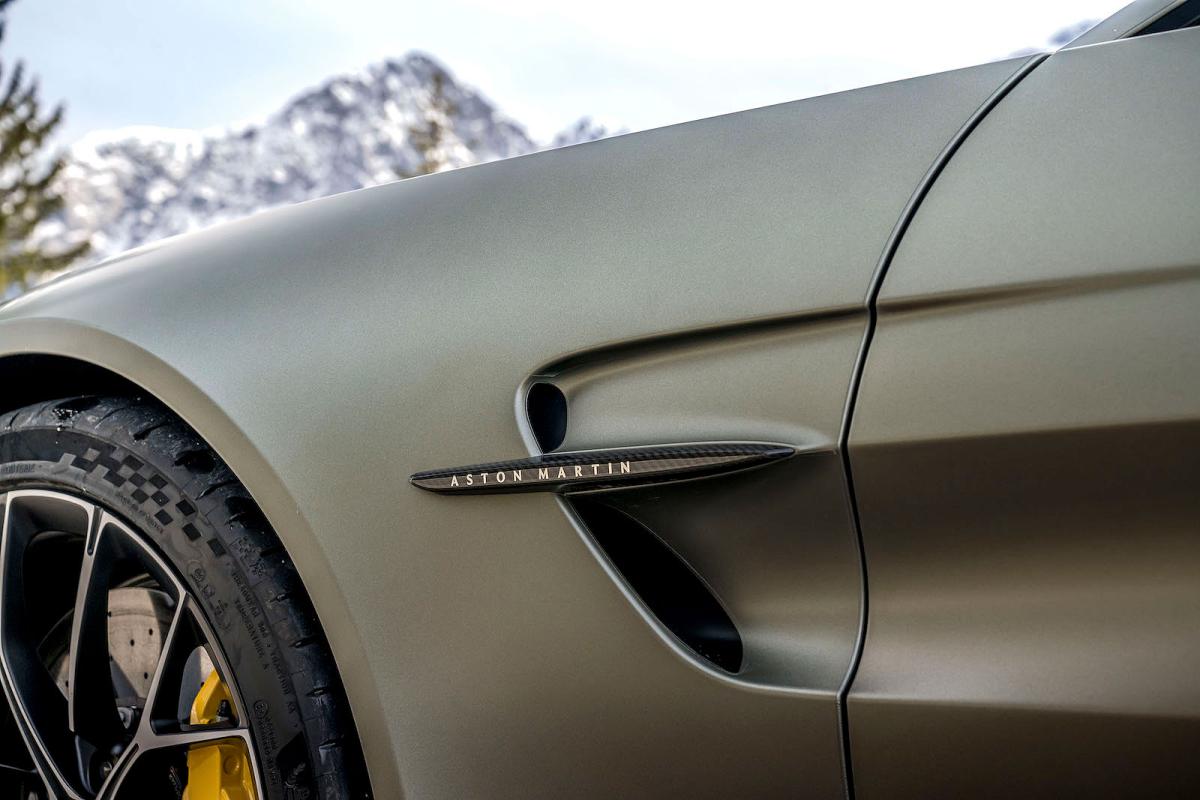 Aston Martin Vantage Roadster side detail