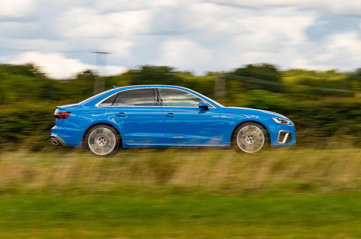 Audi A4 right tracking