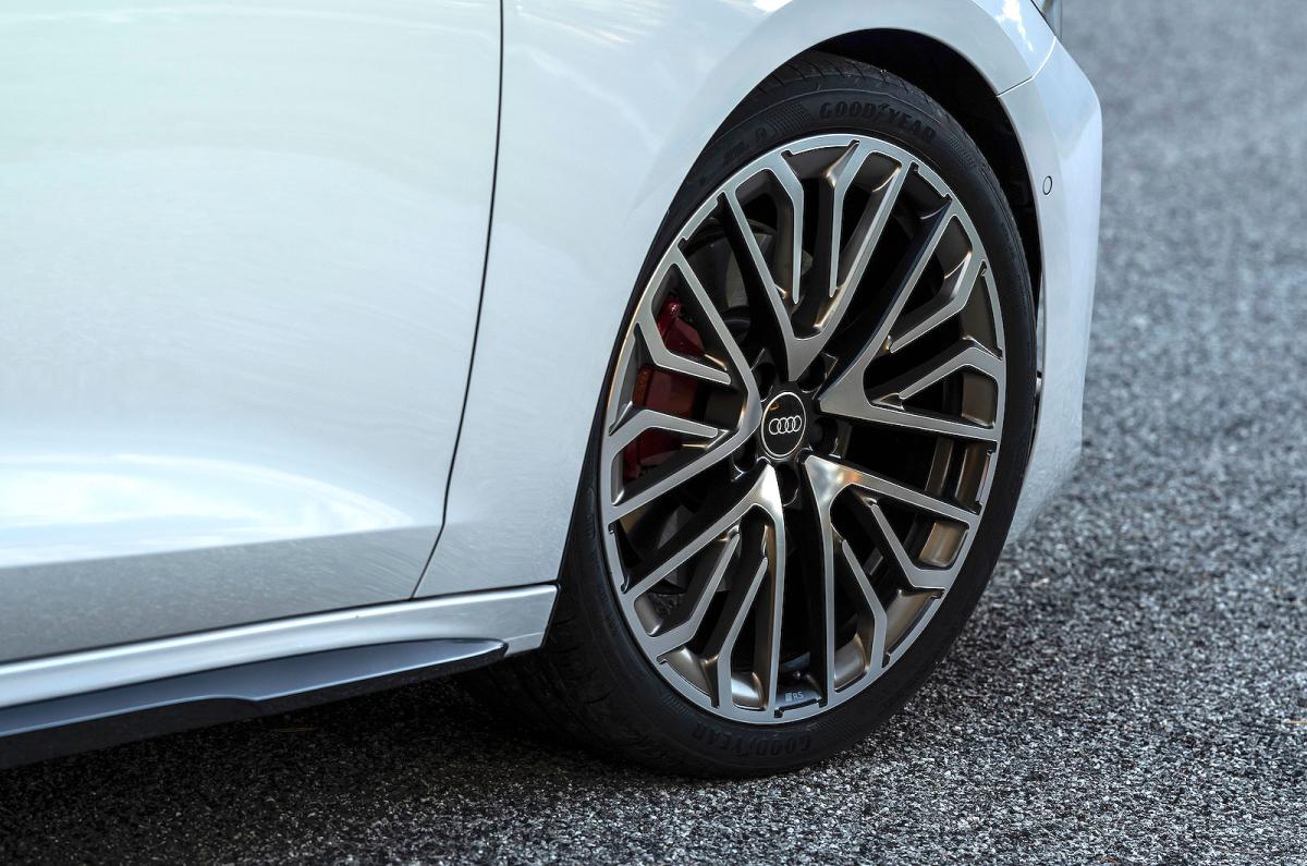 Audi A5 Avant alloy wheel