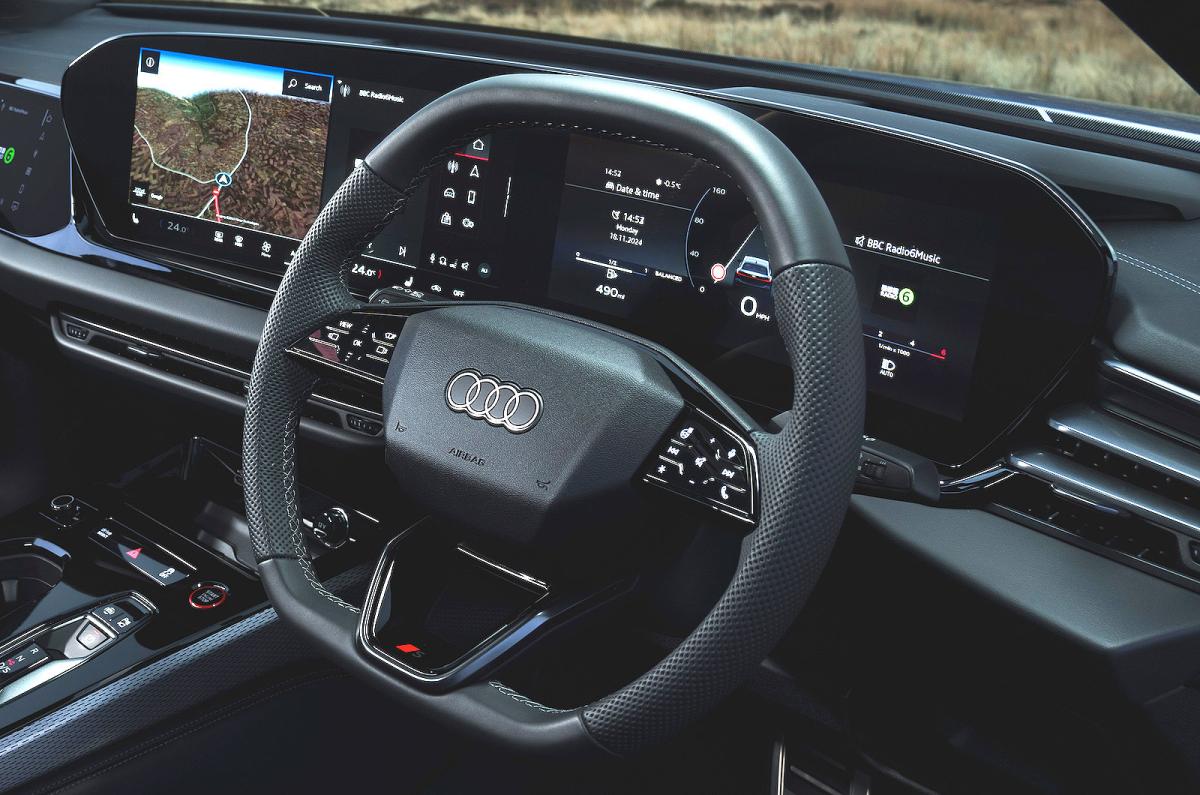 Audi A5 steering wheel and screens