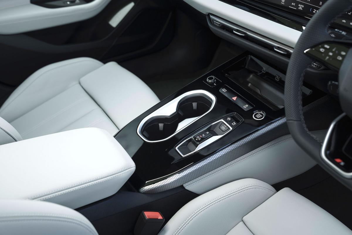 Audi A6 Avant interior detail