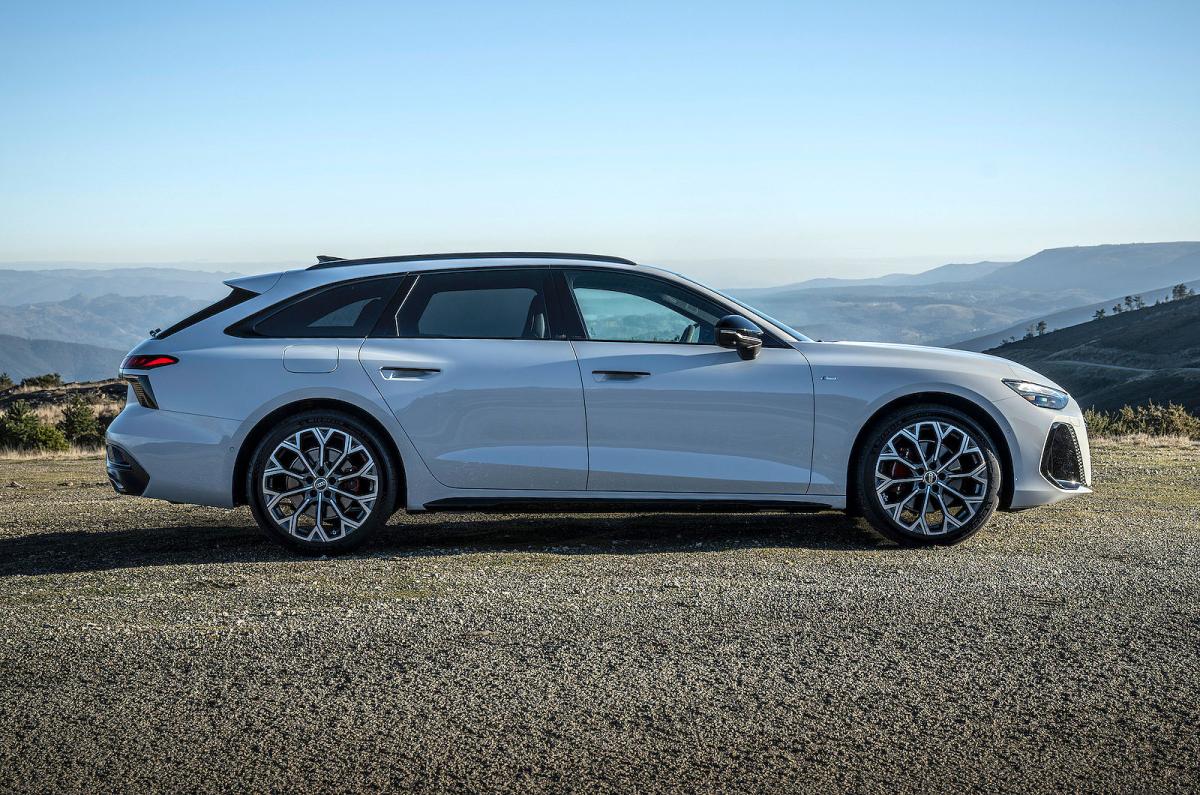 Audi A6 Avant right static