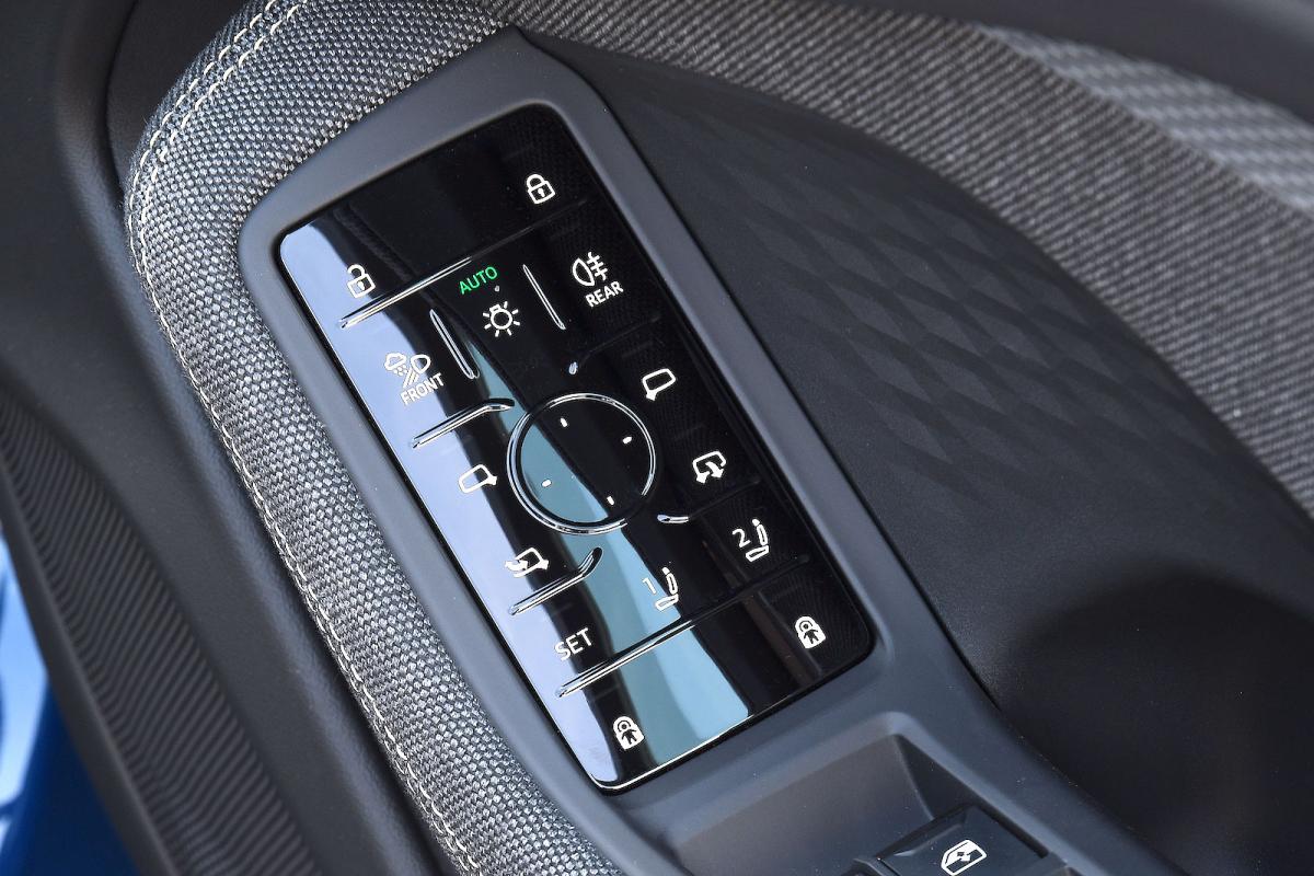 Audi A6 door controls