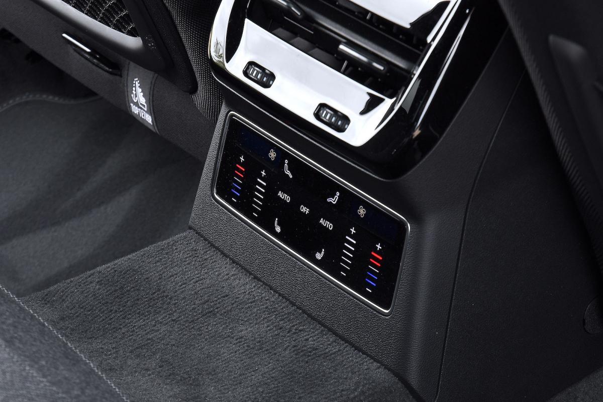 Audi A6 rear controls