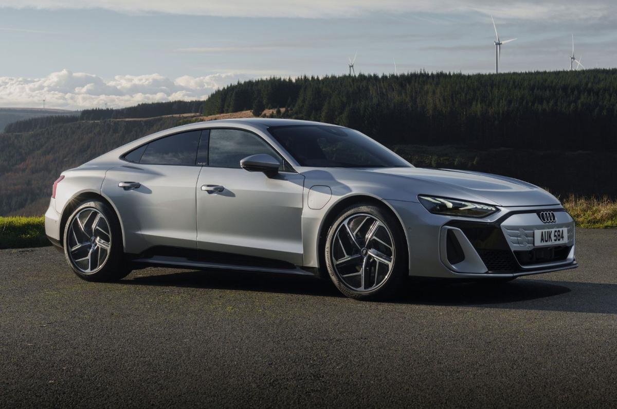 Audi e-tron GT side still