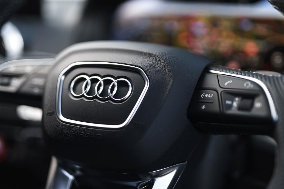 Audi Q2 steering wheel detail