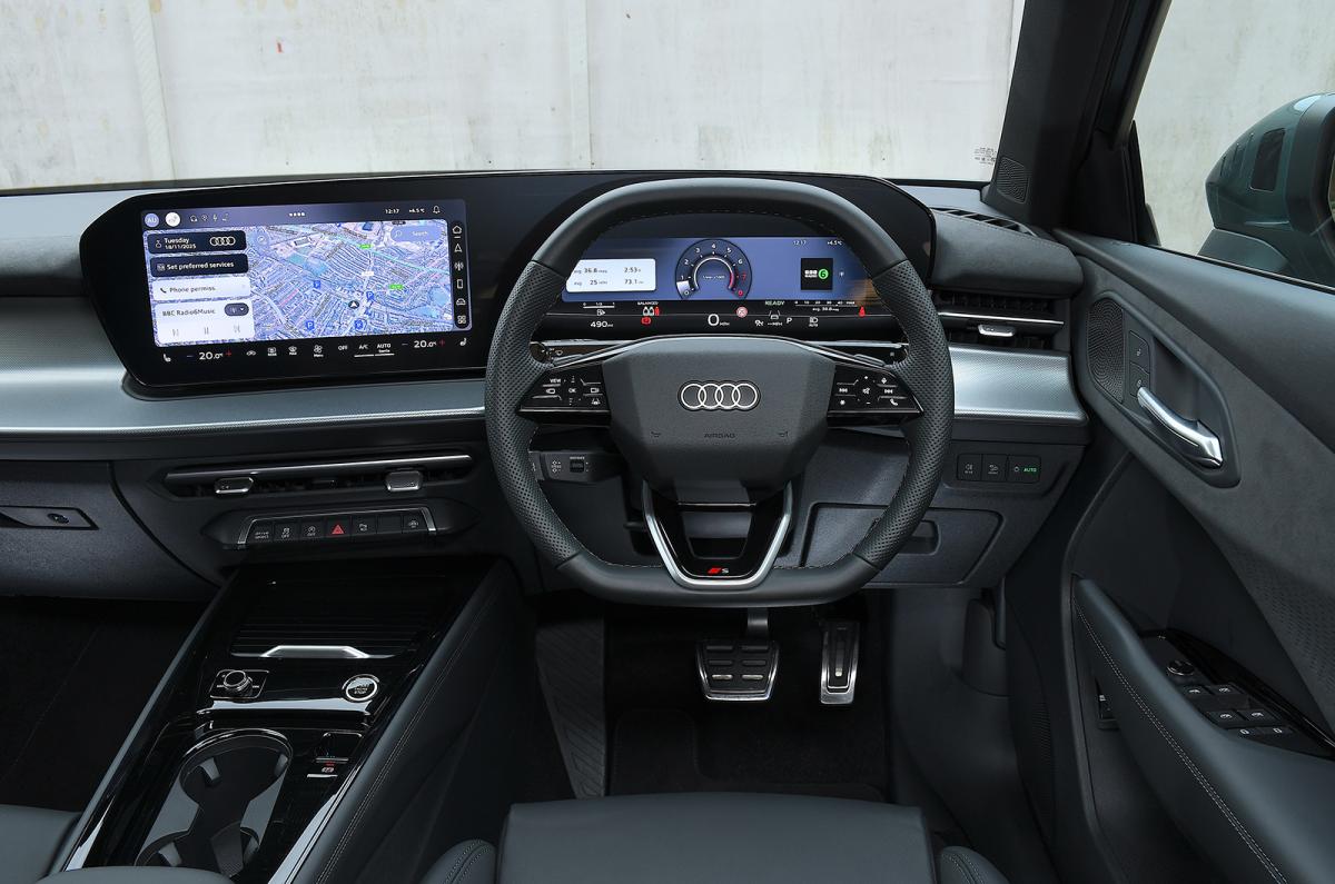 Audi Q3 dashboard