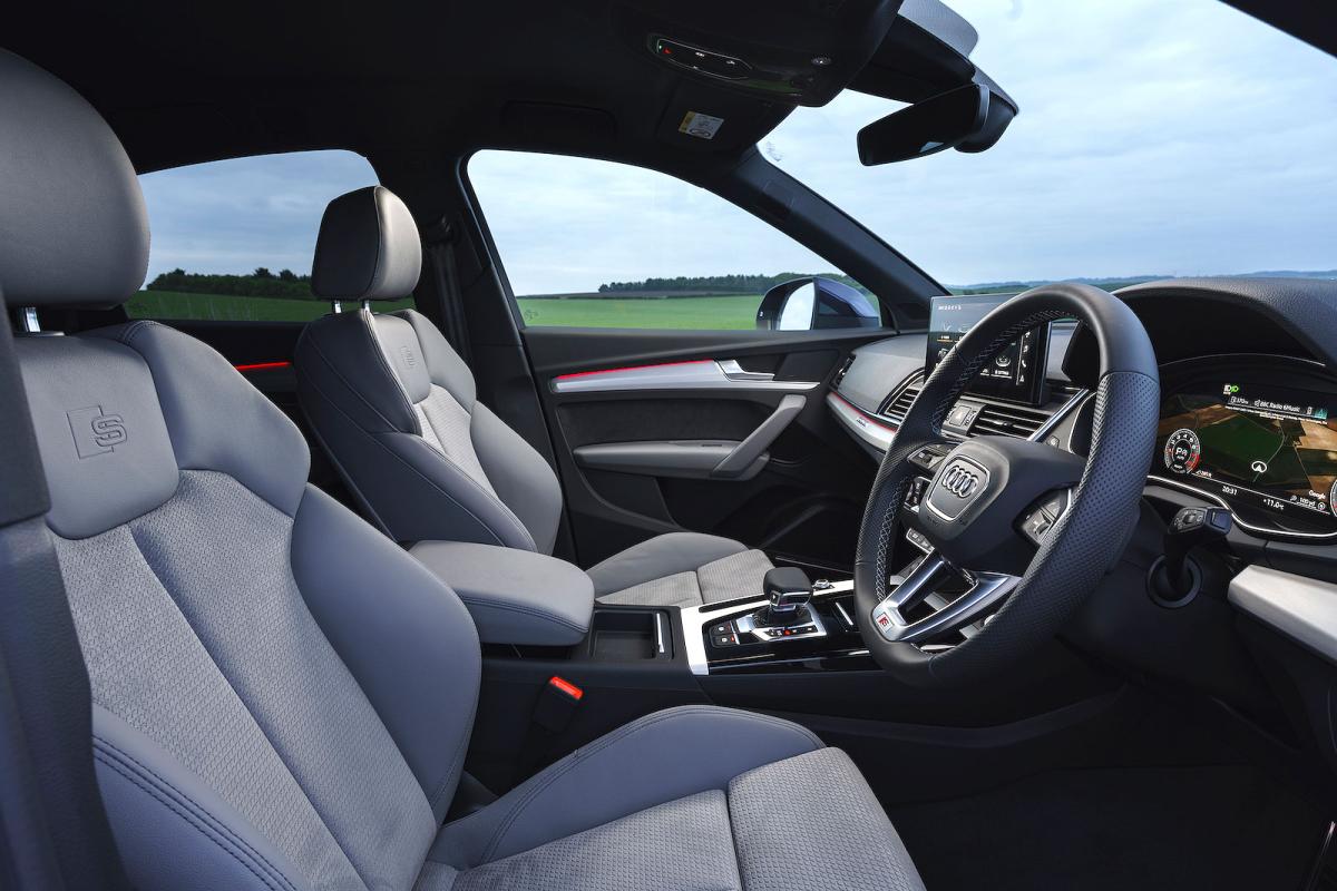 Audi Q5 Sportback front seats