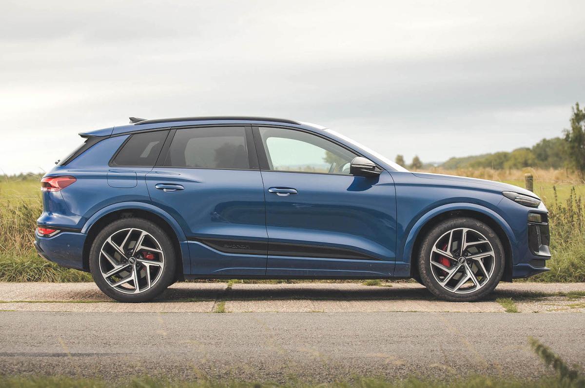 Audi Q6 e-tron right static