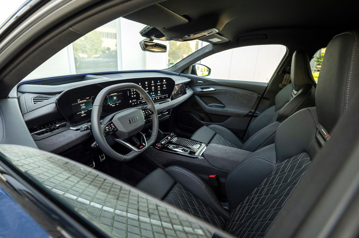 Audi Q6 e-tron Sportback front seats