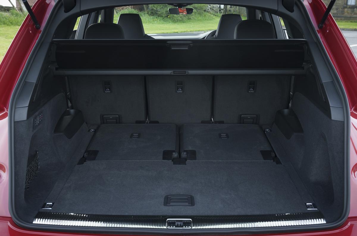 Audi Q7 boot