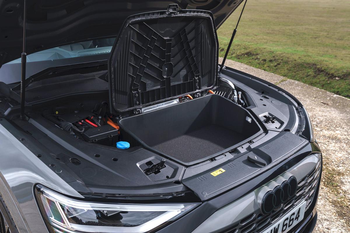 Audi Q8 e-tron front boot